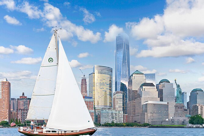 1 Hour Private Charter in New York Harbor for up to 6 people - A 1-Hour Private Sail Over New York Harbor (Up to 6 People)