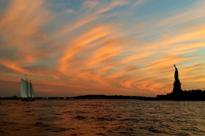 1 Hour Private Charter in New York Harbor for up to 6 people - Stop 1: Statue of Liberty Close-Up for Photos You’ll Keep