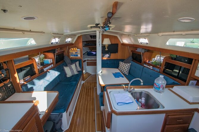 2.5-hour Guided Sailboat Tour - Small-group freedom: what six passengers changes
