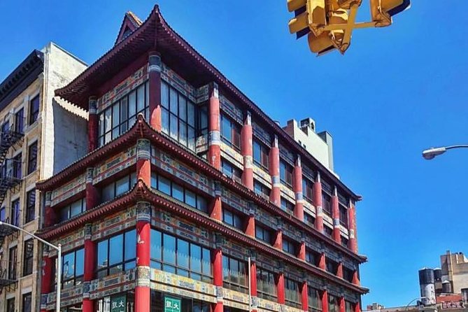 3 New York Neighborhoods Semi-Private Tour : SoHo, Chinatown and Little Italy - Chinatown’s Big Moves: Temple, Doyers Street, and a Dim Sum Stop