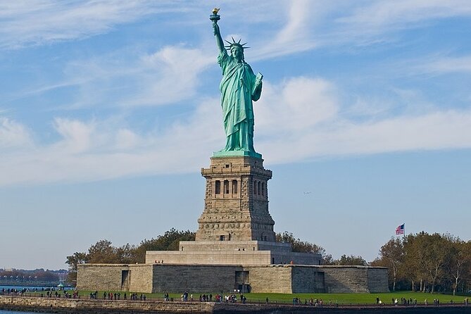 4 Hour Panoramic Tour of the Streets of New York - Strawberry Fields and the Dakota Building Area in Central Park