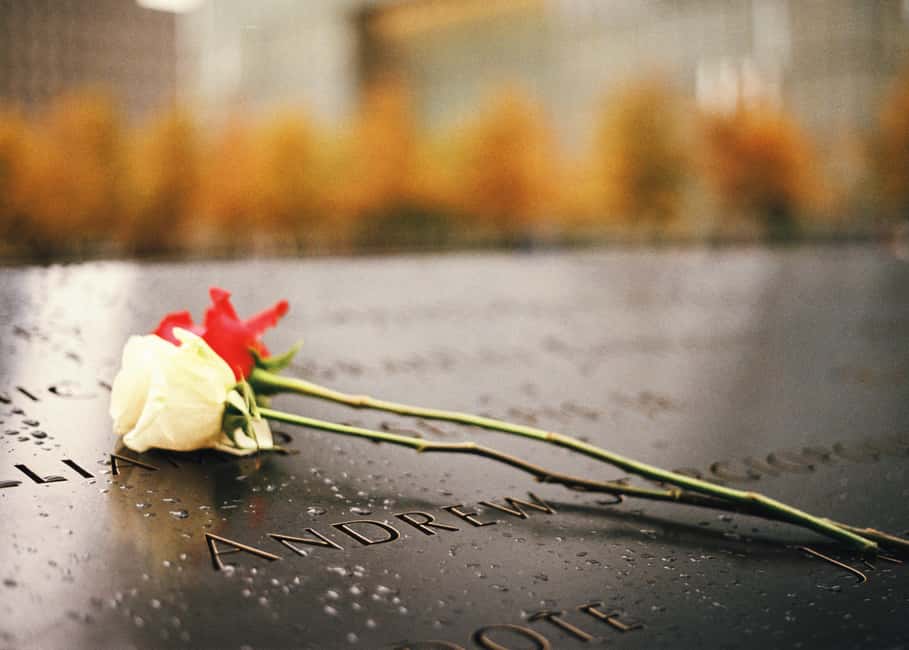 9/11 Memorial & Ground Zero Tour with Optional Museum Entry - Oculus and Brookfield Place: seeing rebirth in design and movement