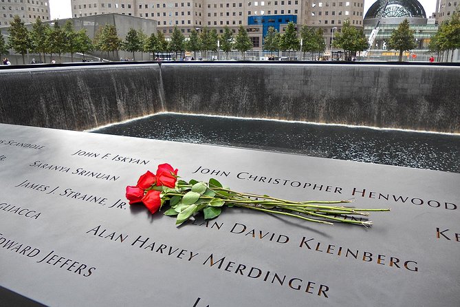 9/11 Memorial Tour with Skip-the-Line Museum Ticket - The Oculus and Rebuilding: Seeing Recovery in Architecture