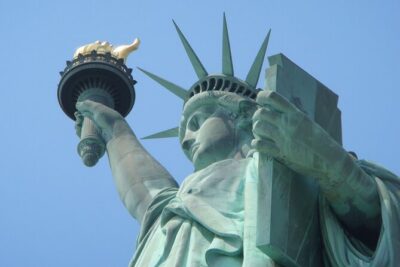 9/11 Museum Flexible Entry + Statue of Liberty Guided Tour - Battery Park and Castle Clinton: the first context stop