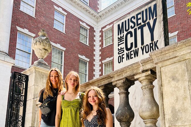 90 min NYC Private Gossip Girl Pedicab Tour - Upper West Side highlights: Ladurée, Nate’s townhouse, and Met steps