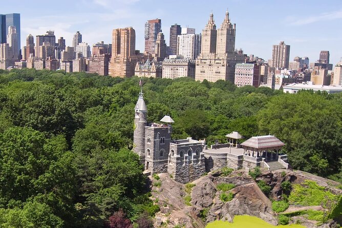 A New York Date Night Personalized Self-Guided App Tour - A smartphone date-night route through classic NYC stops