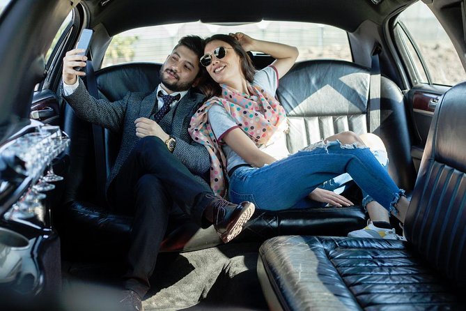 Airport luxury arrival ride by SUV, Sedan, Minibus or Limousine - Waiting time, flight delays, and the NYC timing squeeze