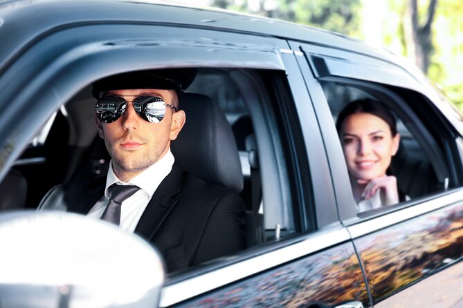 Airport luxury arrival ride by SUV, Sedan, Minibus or Limousine - Who this NYC airport transfer is best for