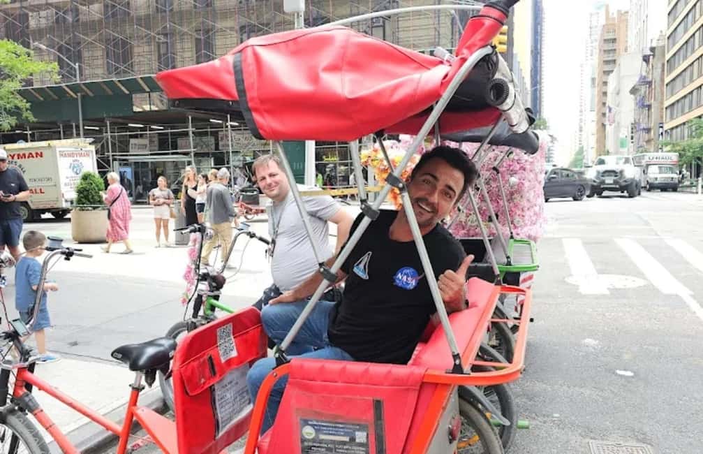 Best of NYC:Top-Rated Sex and the City Hotspots Pedicab Tour - Pleasure Chest and Frances Valentine: The Stops Built for Big Fan Photos