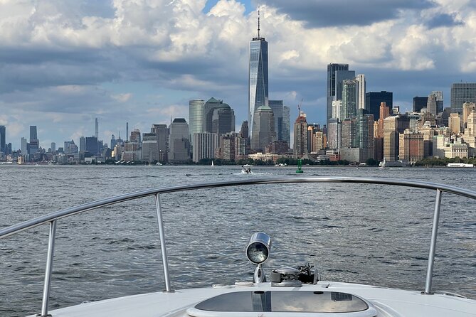 Best Private Luxury Daytime Boat Tour in New York City - 1 Hour - The harbor route: Statue of Liberty, Freedom Tower area, and the Brooklyn Bridge