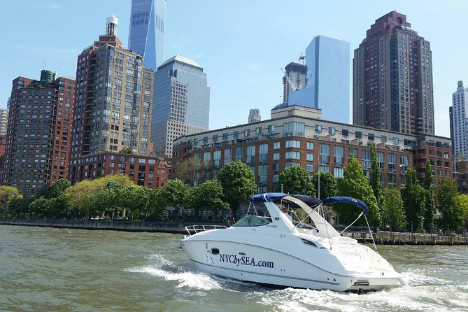 Best Private Luxury Daytime Boat Tour in New York City - 2 Hour - Food, drinks, and the practical stuff that makes it easy