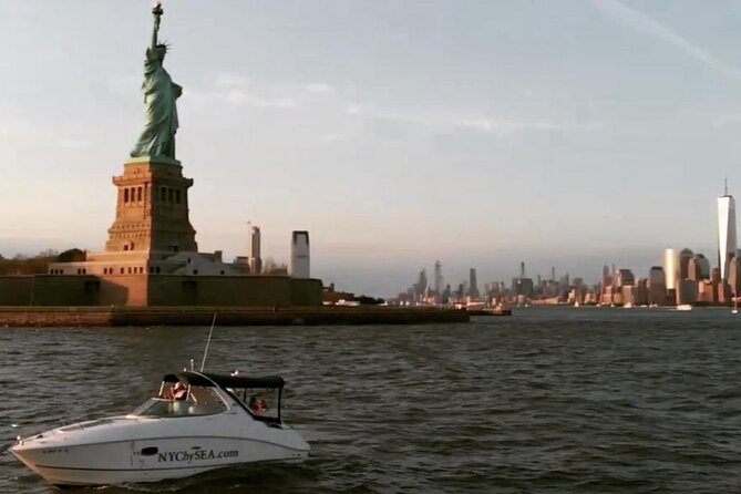 Best Private Luxury Sunset Boat Tour in New York City - 1 Hour - Price and value: is $400 worth it for your group size?