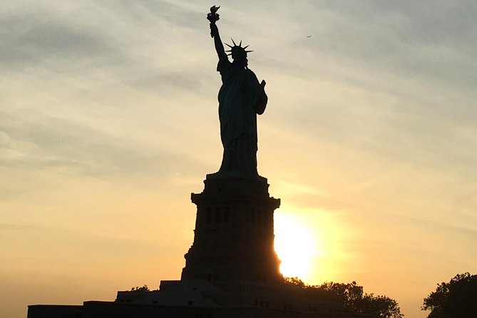 Best Private Luxury Sunset Boat Tour in New York City - 2 Hour - Two Hours, One Focus: The Sunset Timing Game
