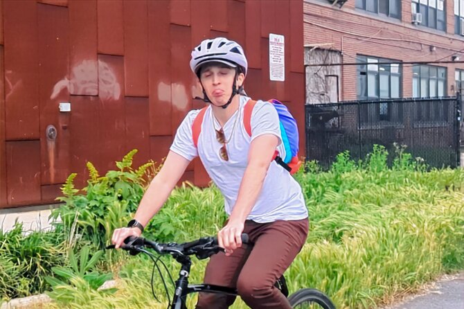 Bike Brooklyn NYC Like a Local by Original NYC - Carroll Gardens: the ride slows just enough for food and local life