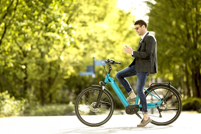 Bike Rental Central Park: E-Bike Rental of the Park & City - Starting at 1391 6th Ave: setup and getting rolling