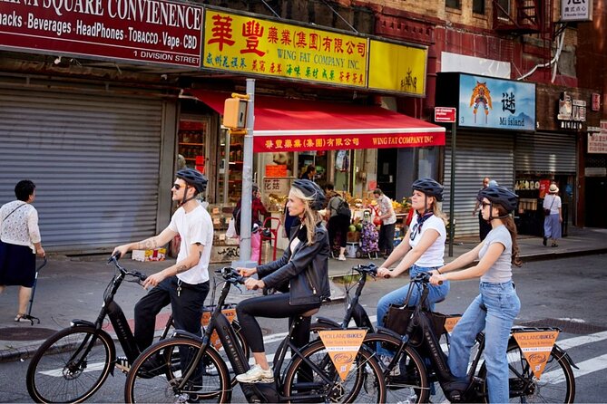 Broadway Bike Tour with Authentic Dutch Bikes! - Washington Square Park audio stop (and a chance to reset)