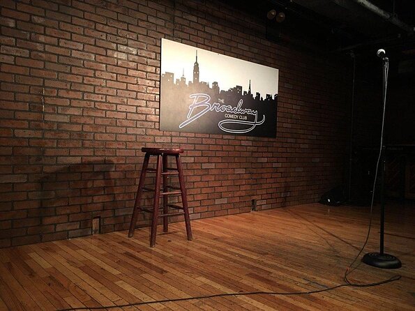 Broadway Comedy Club - The audience experience: laughs, close seating, and adult content