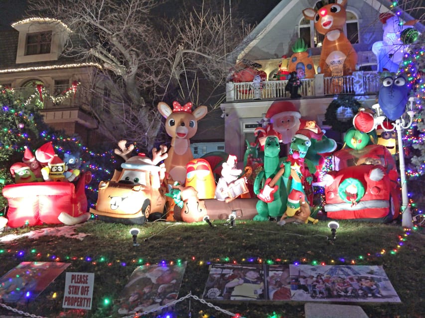 Brooklyn: 1.5-Hour Dyker Heights Christmas Walking Tour - Photography tips for porch-level Christmas shots