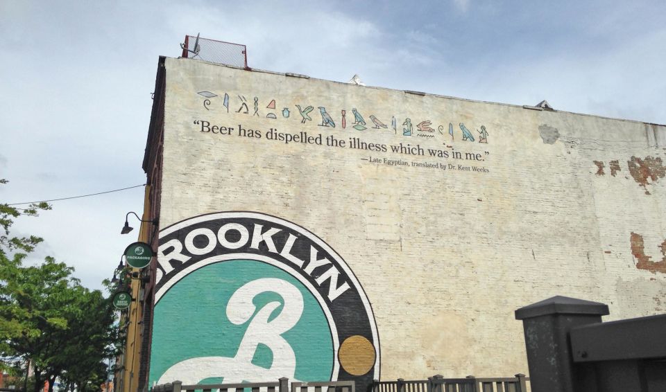 Brooklyn: 2-Hour Best of Brooklyn Walking Tour -Williamsburg - Two Hours in Williamsburg: Start at Black Star Bakery & Cafe