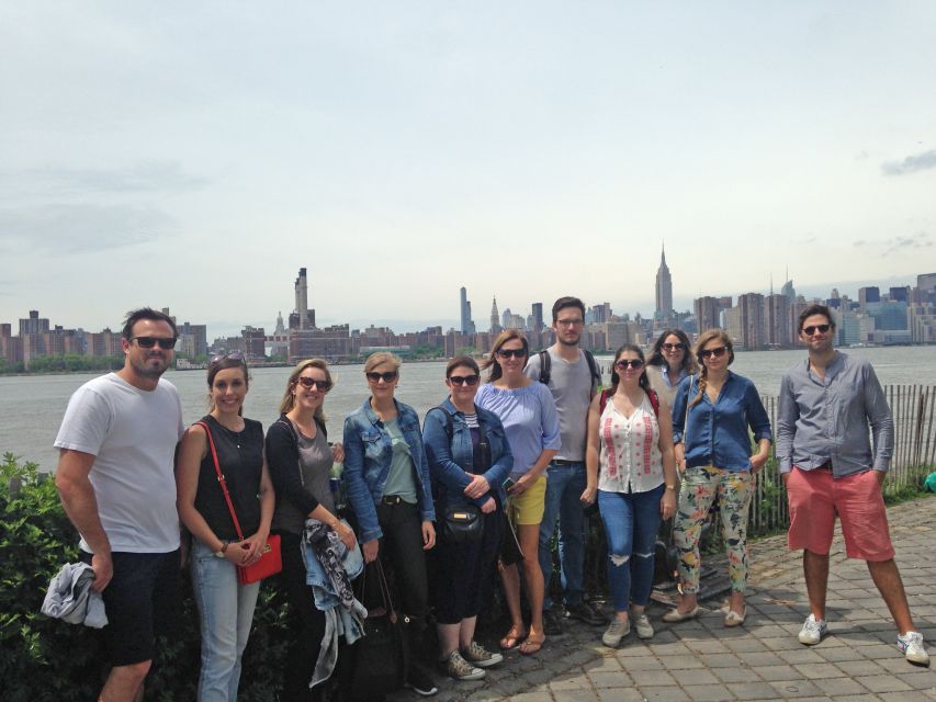 Brooklyn: 2-Hour Best of Brooklyn Walking Tour -Williamsburg - Converted Warehouses, Cobblestones, and Creative Architecture on Foot