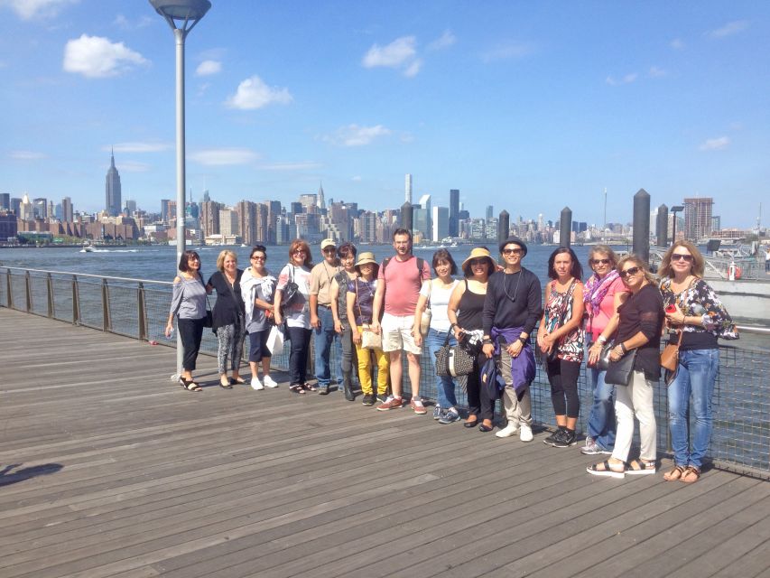 Brooklyn: 2-Hour Best of Brooklyn Walking Tour -Williamsburg - The Williamsburg Story You’ll Hear: Immigration, Manufacturing, Beer Brewing