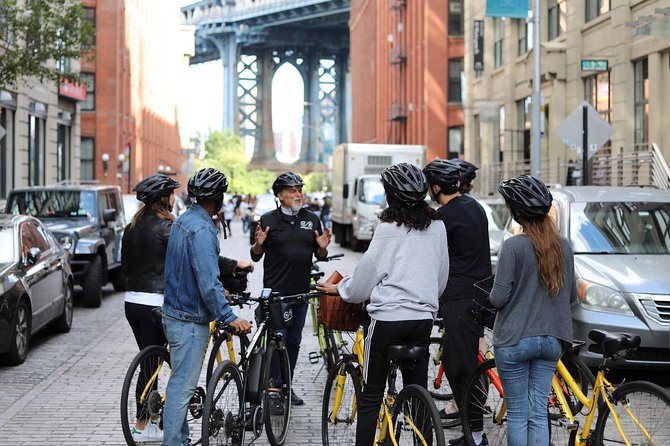 Brooklyn Bridge and Waterfront 2-hour Guided Bike Tour - Brooklyn Bridge stop: ticketed photo time with big-city drama
