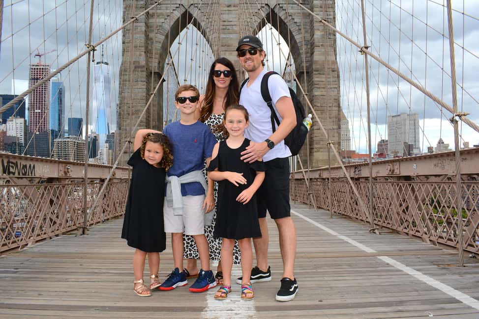 Brooklyn Bridge & Neighborhoods – 2-Hour Photo Shoot Tour - Crossing the Brooklyn Bridge: skyline photos with way better odds