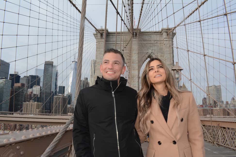 Brooklyn Bridge & Neighborhoods – 2-Hour Photo Shoot Tour - Meeting in SoHo: starting at Omega Boutique and getting camera-ready fast