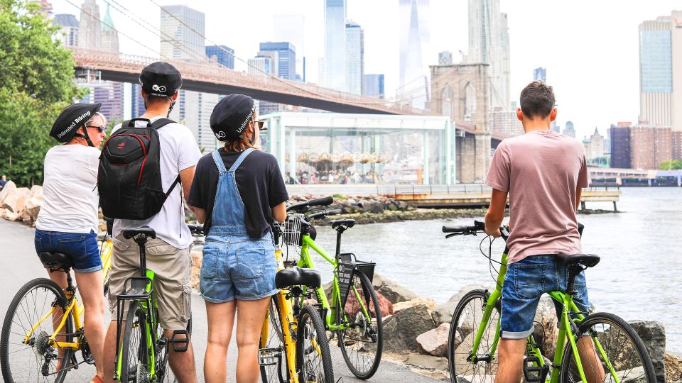 Brooklyn Bridge Self-guided Bike Tour App - Audio + Written - Following the Color-Coded Route: Stops by Type
