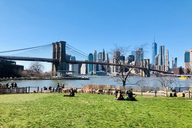 Brooklyn Bridge, Statue of Liberty and Manhattan Tour - Battery Park finale and ferry departure: where the Statue of Liberty becomes a viewpoint