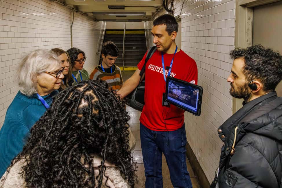 Brooklyn: Discover Hidden NYC Subway Secrets - Private - The Michael Jackson Bad moonwalk moment
