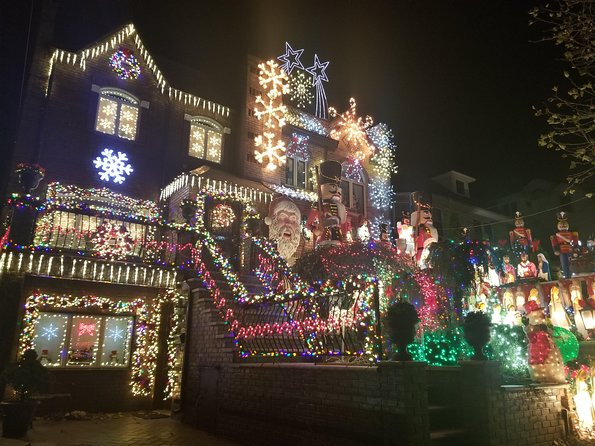 Brooklyn Dyker Heights Christmas Wonderland Bus Tour - Price and comfort: what $54 really buys you