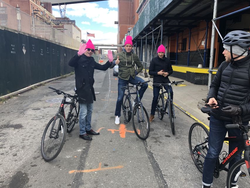 Brooklyn: Half-Day Cycling Tour - Southern Williamsburg to Greenpoint and Bushwick: Art, Graffiti, and Bar Stops