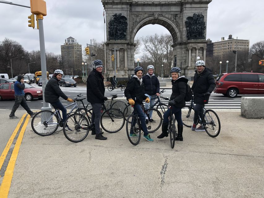 Brooklyn: Sightseeing Bike Tour with Local Guide - Price and value: $98 for 3 hours of Brooklyn context