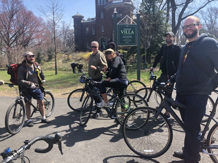 Brooklyn: Sightseeing Bike Tour with Local Guide - Fort Green Park and Grand Army Plaza: government buildings and big-city icons
