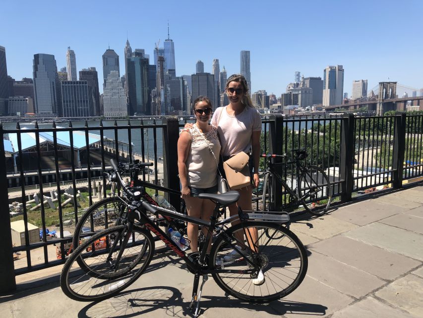 Brooklyn: Sightseeing Bike Tour with Local Guide - Red Hook: snacks, local landmarks, and the port-to-artist transformation