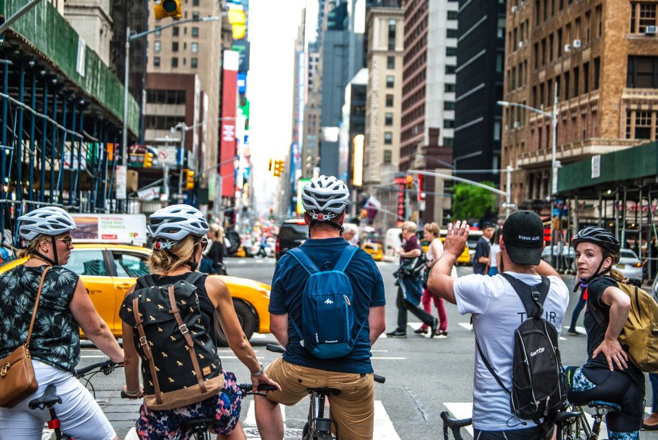 Brooklyn: Sightseeing Bike Tour with Local Guide - Brooklyn Heights: finishing with an American historic milestone