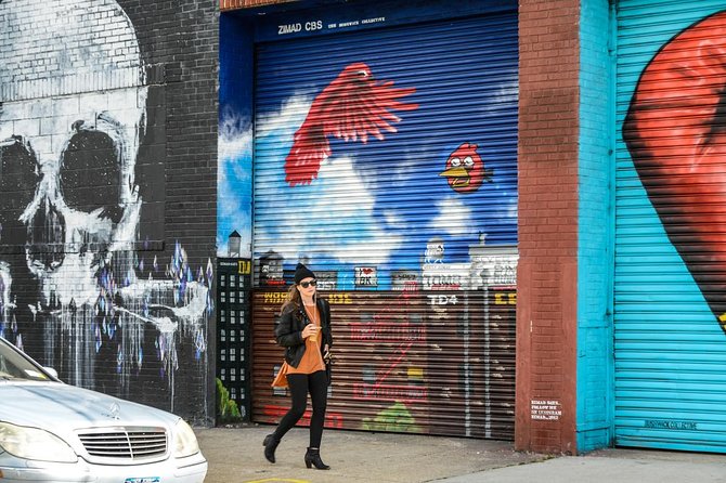 Brooklyn street art and hipster culture tour in French - Bushwick graffiti walls: seeing street art like an art form