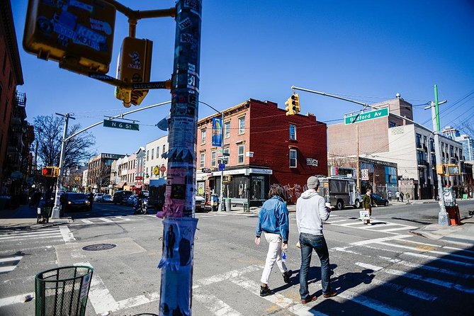 Brooklyn street art and hipster culture tour in French - Who should book this tour, and who might want to skip it