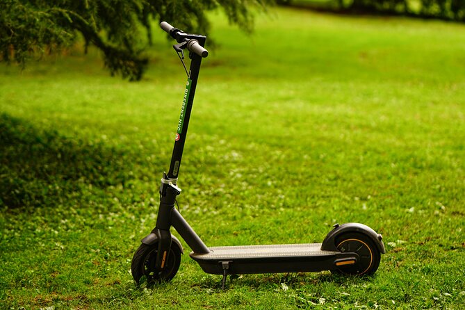 Central Park E-Scooter Rentals - Included Helmet, Scooter, and Map: Small Stuff That Changes the Experience