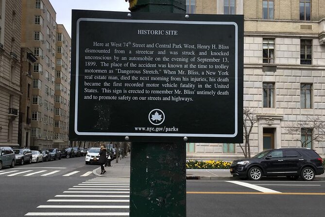 Central Park: Scandal & Vice Walking Tour - The Museum Heist and witness problems: why park-adjacent crime matters