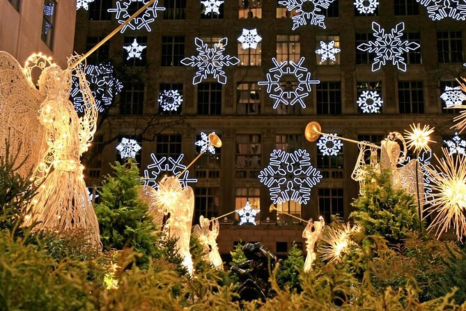 Christmas in New York: Private Holiday History Tour - Bryant Park winter vibes: a pause that feels like a little village