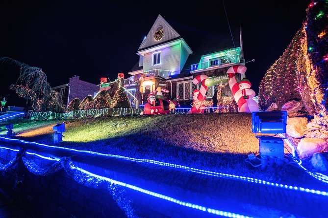 Christmas Lights Tour - Christmas Lights From Times Square to Dyker Heights in 4 Hours