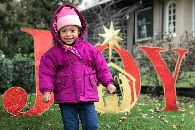 Christmas Lights Tour - Guides and Comfort: Why People Remember Hector, Camila, and Alan