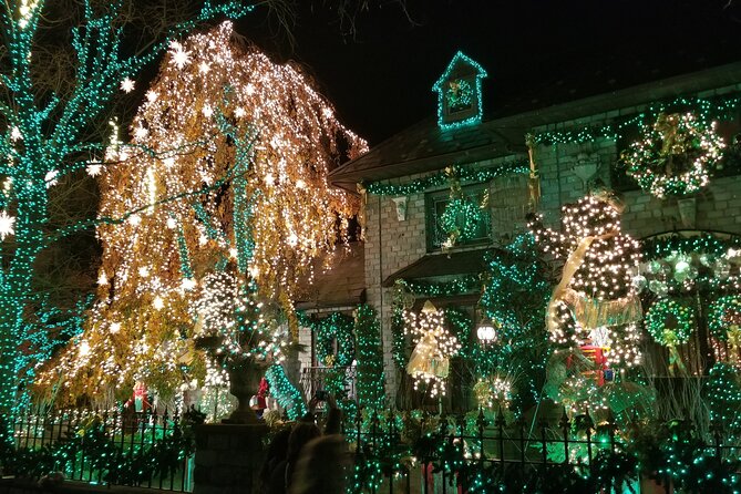 Christmas Lights Tour of Dyker Heights Brooklyn - Entering Dyker Heights: the neighborhood that turns Christmas up to 11