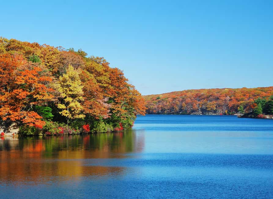 Circle Line: Bear Mountain Foliage & Oktoberfest Cruise NYC - The 2.5-hour cruise up and back: what you’ll actually see