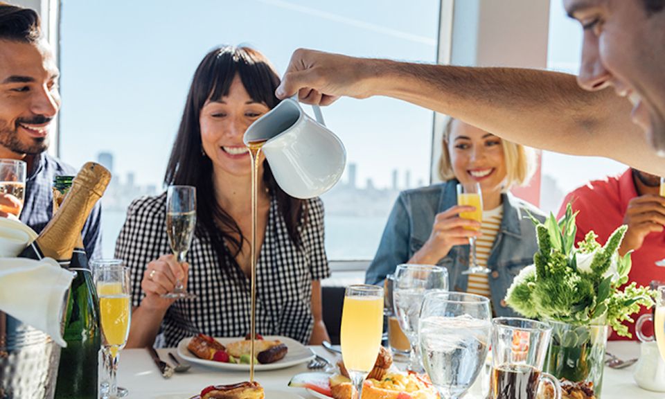 City Cruises New Jersey: NYC Buffet Lunch or Dinner Cruise - Winter Wonderland details (Dec 3 to Jan 1)