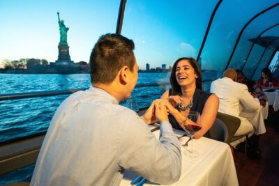City Cruises New York: Bateaux Premier Dinner Cruise - Turning to the East River: Brooklyn Bridge and Manhattan Bridge photo time