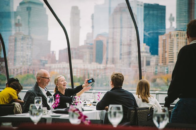 City Cruises New York Bateaux Premier Lunch Cruise - Turning to the East River: the bridges, Governors Island, and skyline angles