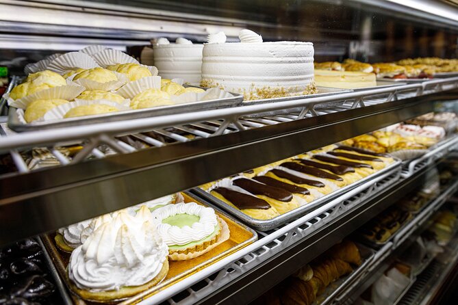 Cupcake Walking Tour in New York City - Guides, pacing, and the small details that shape your experience